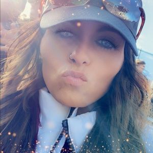 Meet your Posher, Dena